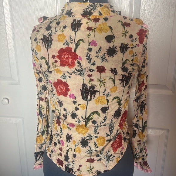 Fun Floral Print Fringe top - Picture 7 of 11